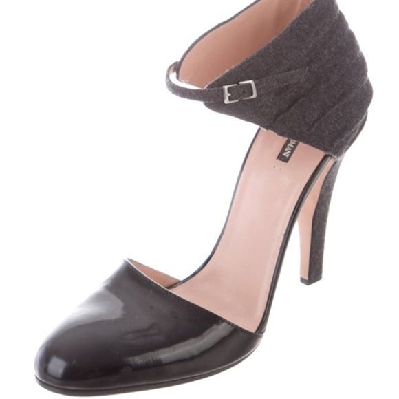 Giorgio Armani Shoes - Giorgio Armani Pumps Black Leather with Wool Covers Size 9